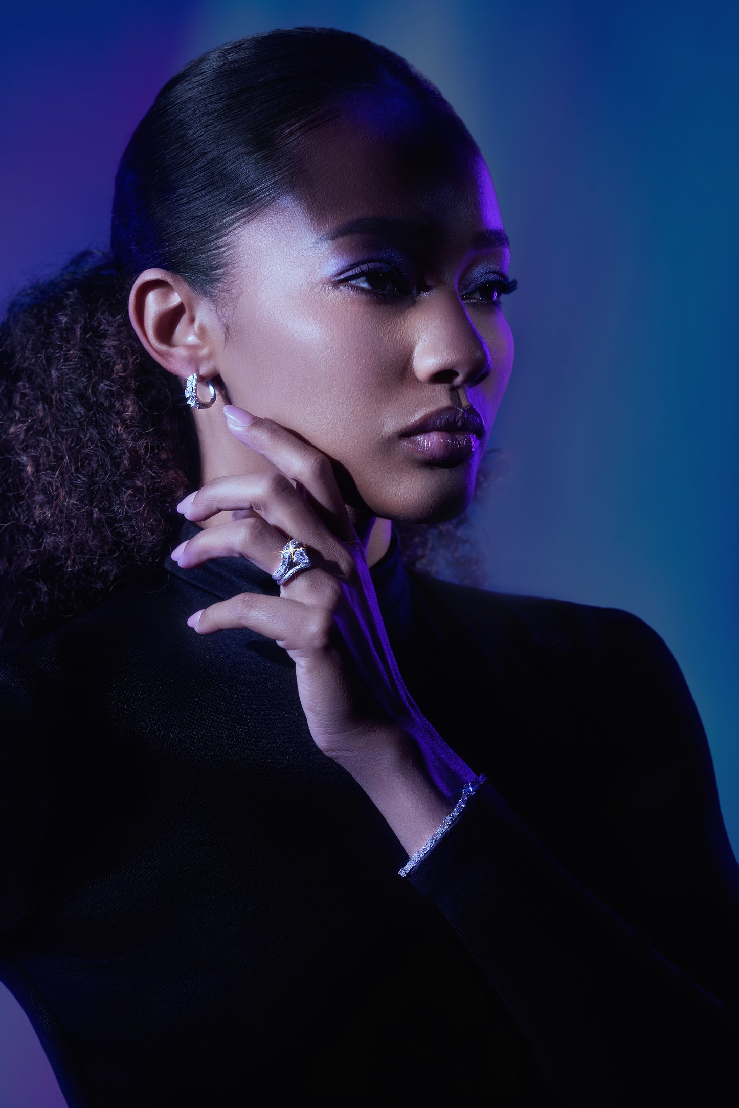 Thuraya Hoops Earrings
